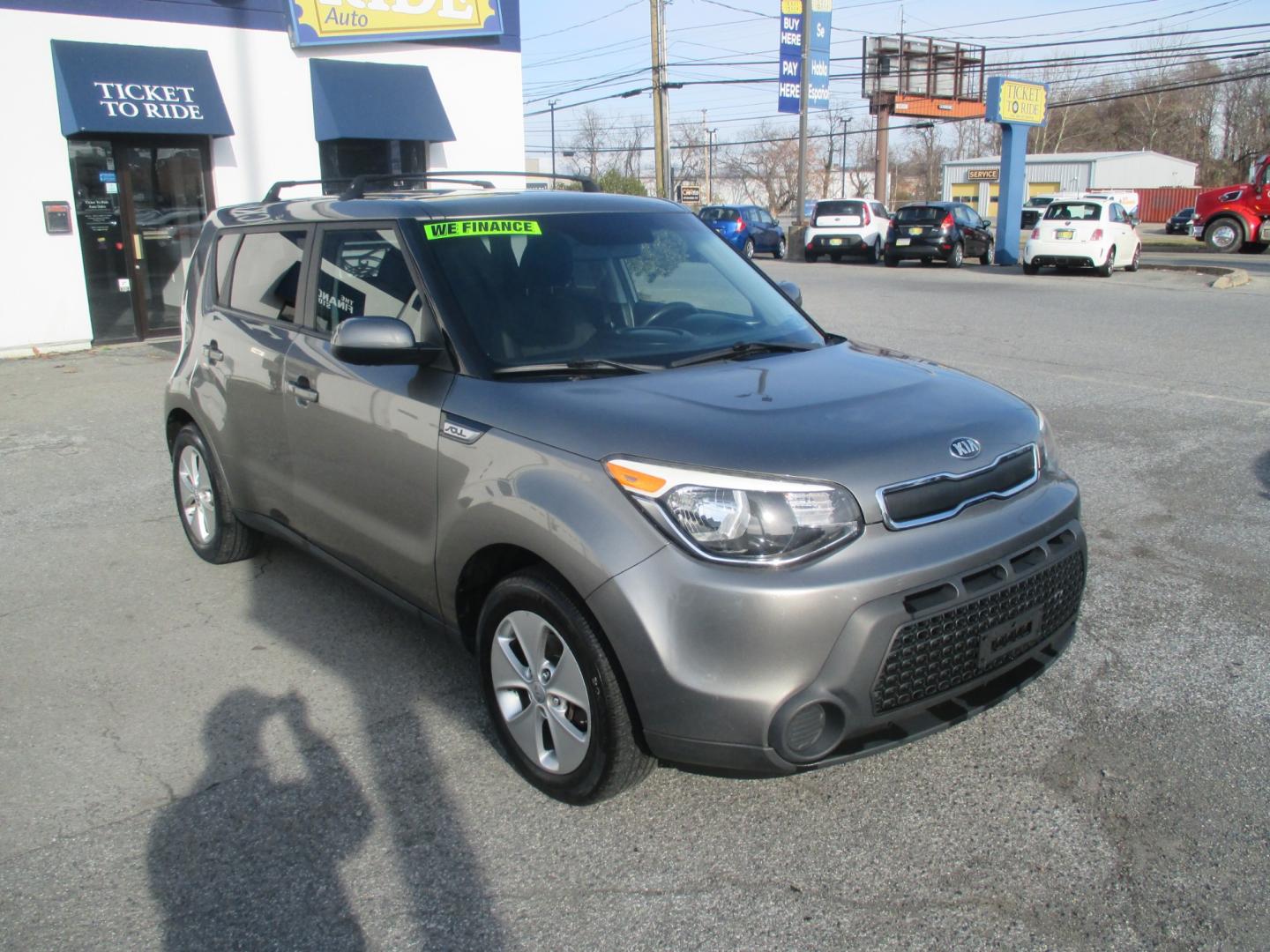 2015 GREY Kia Soul Base (KNDJN2A21F7) with an 1.6L L4 DOHC 16V engine, located at 1254 Manheim Pike, Lancaster, PA, 17601, (717) 393-9133, 40.062870, -76.323273 - Photo#2